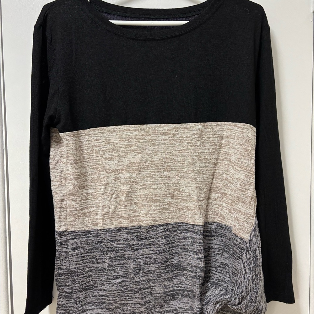 Women's Black and Gray Colorblock Top